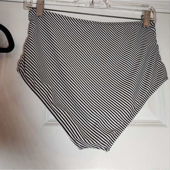 Black Asymmetrical Top and Striped High Waist Bikini Bottom Set M - Picture 6 of 6